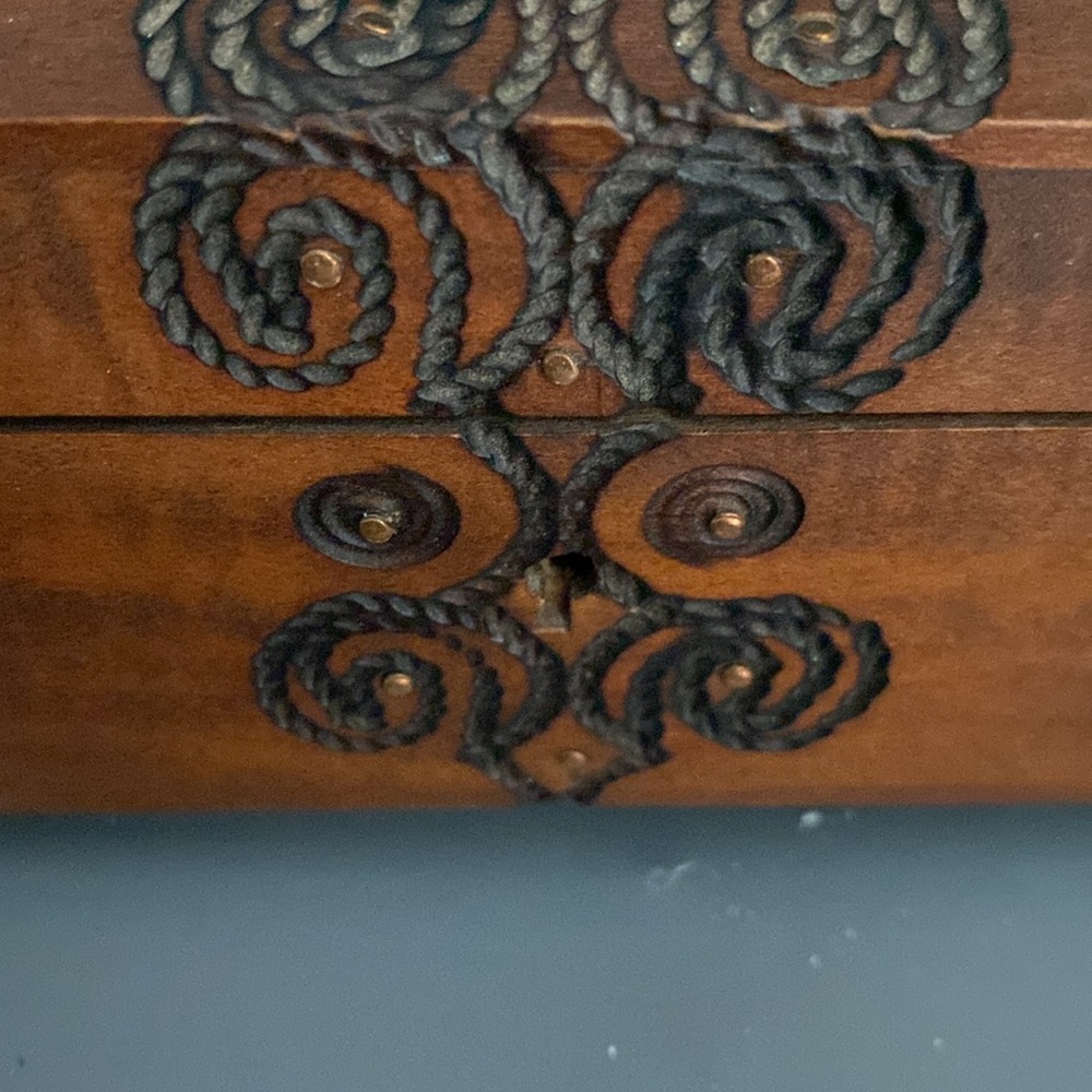 Elegant Brown Wooden Decorative Box - Picture 3 of 4